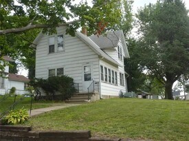 1303 9th Ave in Belle Plaine, IA - Building Photo
