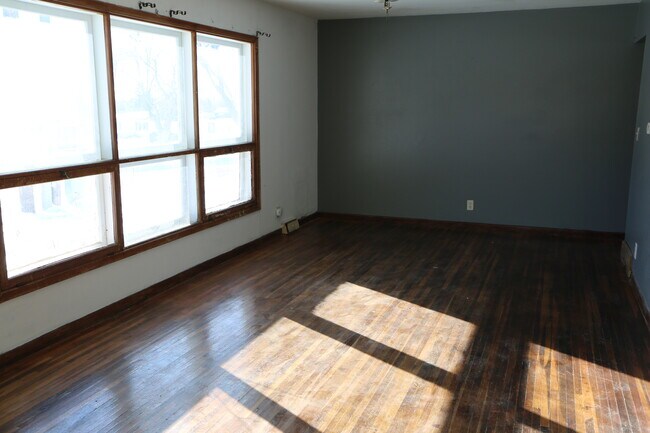 3008 E 15th St in Sioux Falls, SD - Building Photo - Building Photo