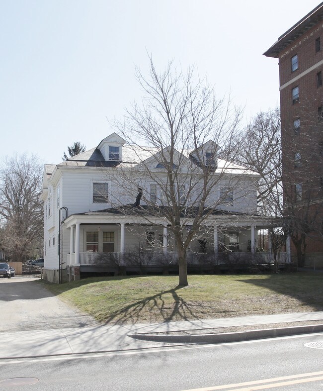 20 E Housatonic St in Pittsfield, MA - Building Photo - Building Photo