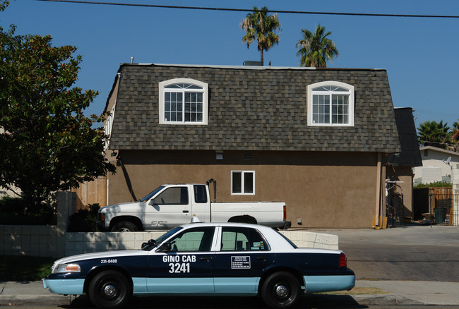 828 S Magnolia Ave in El Cajon, CA - Building Photo - Building Photo