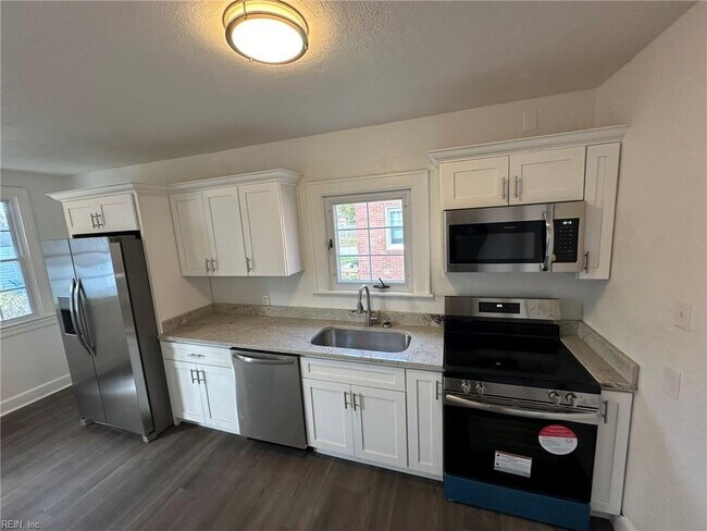 131 Chesterfield Rd in Hampton, VA - Building Photo - Building Photo