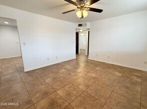 512 N Valley Dr in Apache Junction, AZ - Building Photo - Building Photo