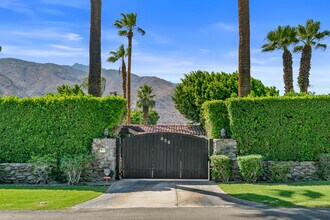 839 N Avenida Olivos in Palm Springs, CA - Building Photo - Building Photo