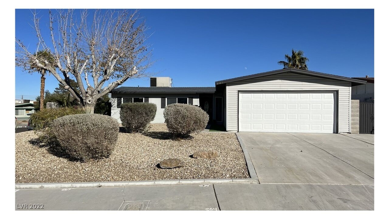 201 Nunca St in Las Vegas, NV - Building Photo
