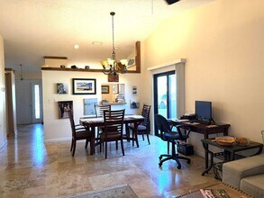 450 NE 42nd St in Boca Raton, FL - Foto de edificio - Building Photo