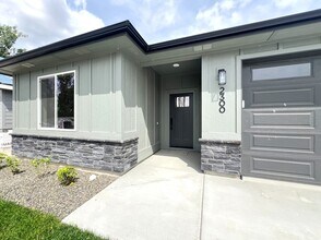 2300 S Hurd Ave in Nampa, ID - Building Photo - Building Photo