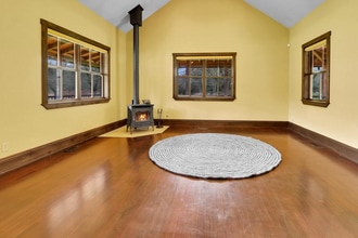 521 Redmond-Fall City Rd SE in Redmond, WA - Foto de edificio - Building Photo