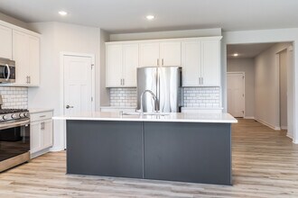 993 Cascade Cir in Hartford, WI - Building Photo - Building Photo