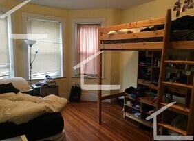 73 S Huntington Ave in Boston, MA - Building Photo