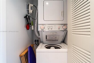 13700 SW 11th St in Pembroke Pines, FL - Building Photo - Building Photo