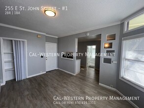 255 E St John St in San Jose, CA - Building Photo - Building Photo