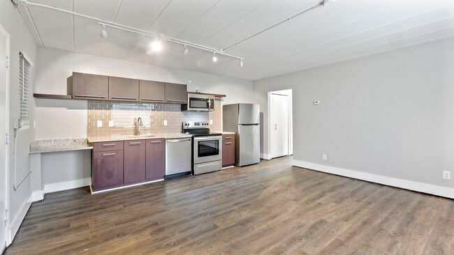 Stephan Woods Apartments in Birmingham, MI - Building Photo - Building Photo