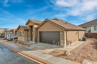 2261 S Tonaquint Dr in Saint George, UT - Building Photo - Building Photo