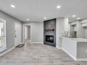 260 El Dorado Blvd in Webster, TX - Building Photo - Building Photo