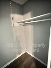 5440 Flowering Peach Dr in Memphis, TN - Building Photo - Building Photo