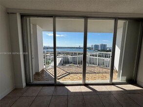 18041 Biscayne Blvd, Unit 1701 in Aventura, FL - Building Photo - Building Photo