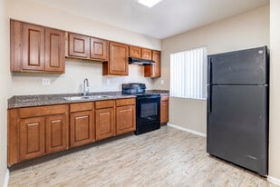 Casa Loma Apartments in Phoenix, AZ - Building Photo