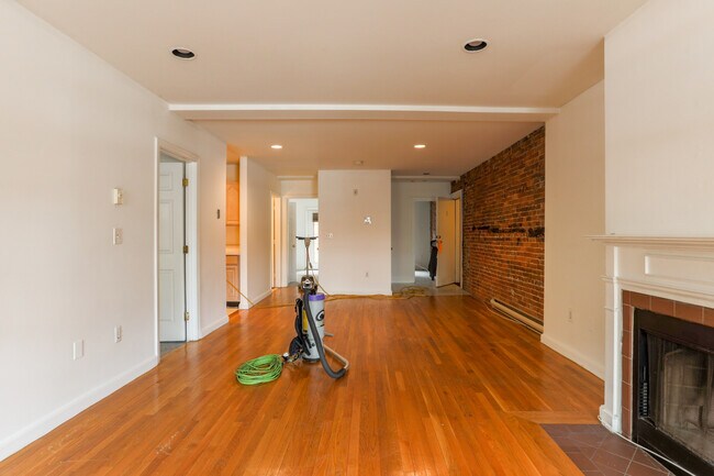 1750 Washington St, Unit 2 in Boston, MA - Building Photo - Building Photo