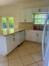 3019 SW 23rd St, Unit 3019 in Miami, FL - Foto de edificio - Building Photo