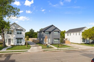 2310 S 4th St in Waco, TX - Building Photo - Building Photo