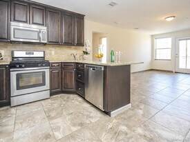 400 Carney St in Glen Cove, NY - Building Photo