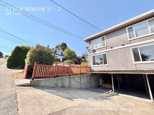 2332 W Newton St-Unit -2 in Seattle, WA - Building Photo - Building Photo