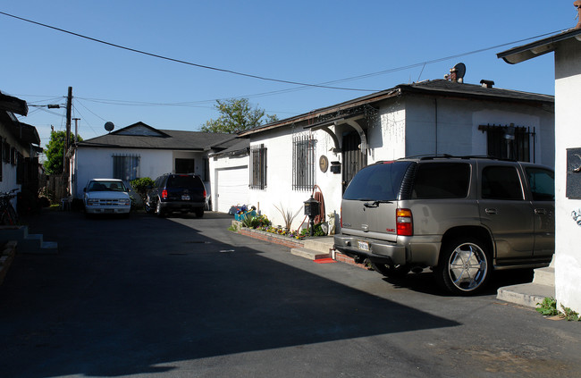 3740 W 107th St in Inglewood, CA - Building Photo - Building Photo