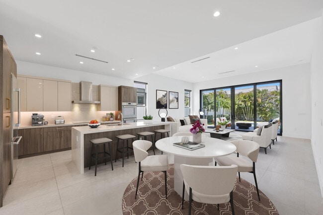 655 Kingsbridge St in Boca Raton, FL - Building Photo - Building Photo