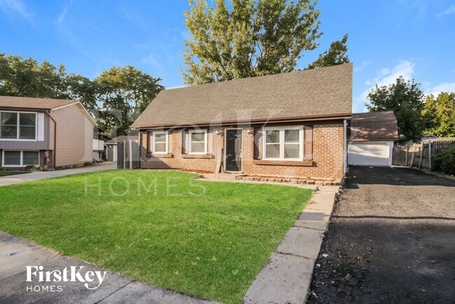 711 Linden Ct in Bolingbrook, IL - Foto de edificio - Building Photo