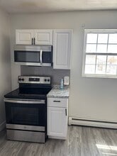 541 N Front St, Unit 3 left in New Bedford, MA - Building Photo - Building Photo