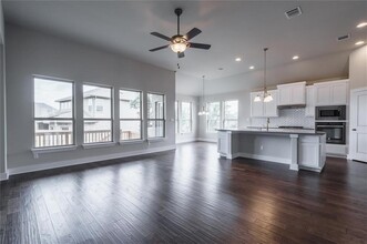 876 Catalina Ln in Austin, TX - Foto de edificio - Building Photo