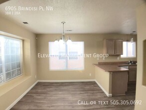 6905 Brindisi Pl NW in Albuquerque, NM - Foto de edificio - Building Photo