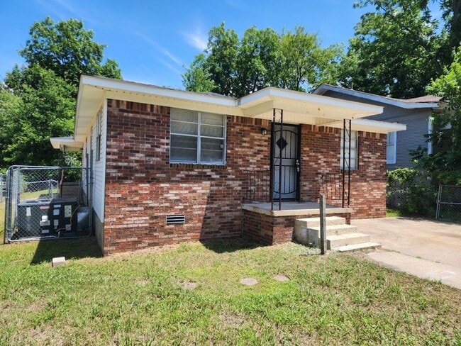 property at 1501 Bishop Warren Dr