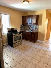 2020 W 69th Pl in Chicago, IL - Building Photo - Building Photo