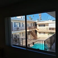 4475 Rosewood Ave in Los Angeles, CA - Building Photo