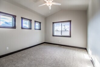 8013 N Hibiscus Ln in Coeur d'Alene, ID - Building Photo - Building Photo