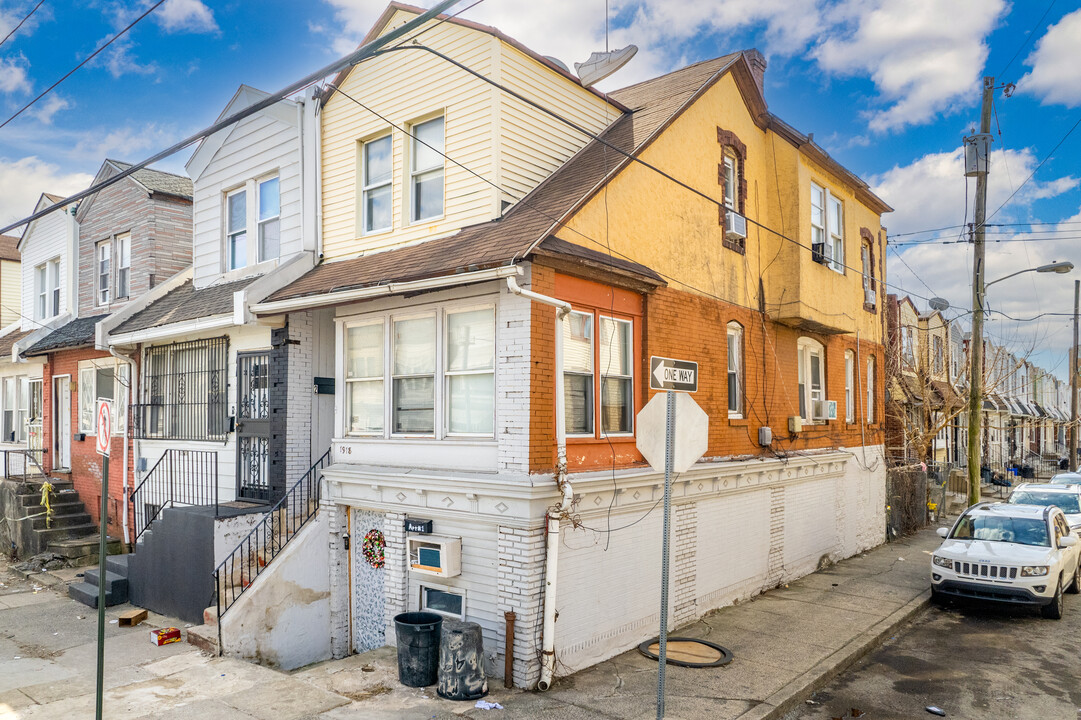 1918 S 65th St in Philadelphia, PA - Building Photo