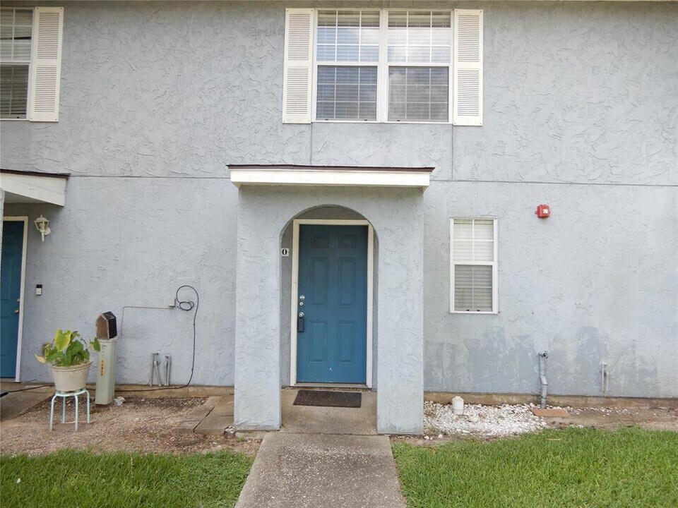 1810 Country Village Blvd in Humble, TX - Building Photo