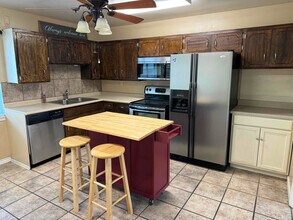 106 Hope Ln in Iowa Park, TX - Building Photo - Building Photo