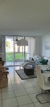 9430 Poinciana Pl, Unit 105 in Davie, FL - Foto de edificio - Building Photo