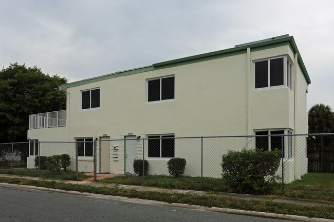 1101-1107 8th St in West Palm Beach, FL - Building Photo - Building Photo