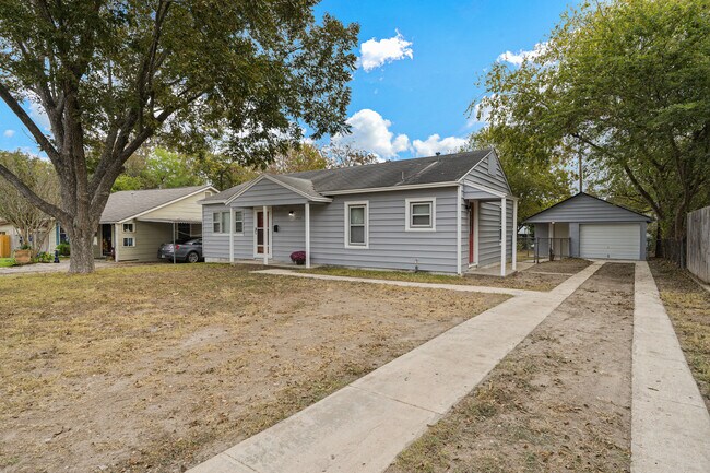 3938 S Walters in San Antonio, TX - Building Photo - Building Photo