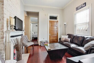 7916 Hickory St in New Orleans, LA - Building Photo - Building Photo