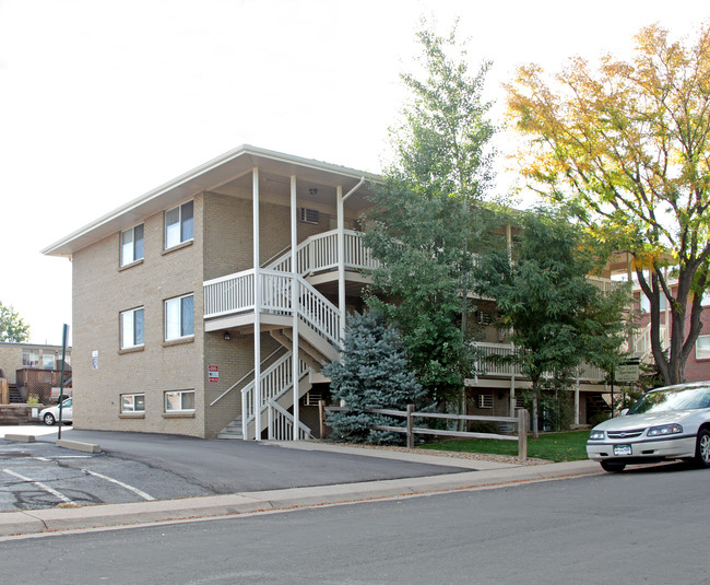 Lindi Ann & Holly Gena Apartments