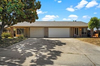 2332 Imran Dr in Sacramento, CA - Foto de edificio - Building Photo