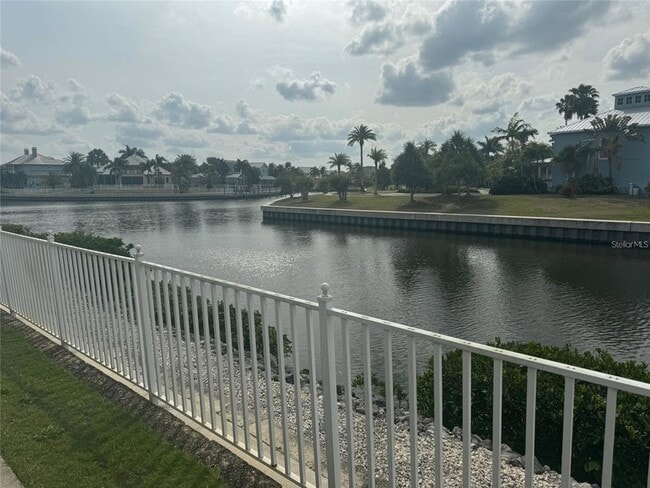 5714 Tides Pl in Apollo Beach, FL - Building Photo - Building Photo