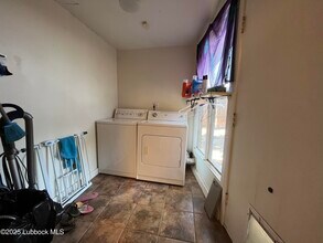 2417 33rd St in Lubbock, TX - Building Photo - Building Photo