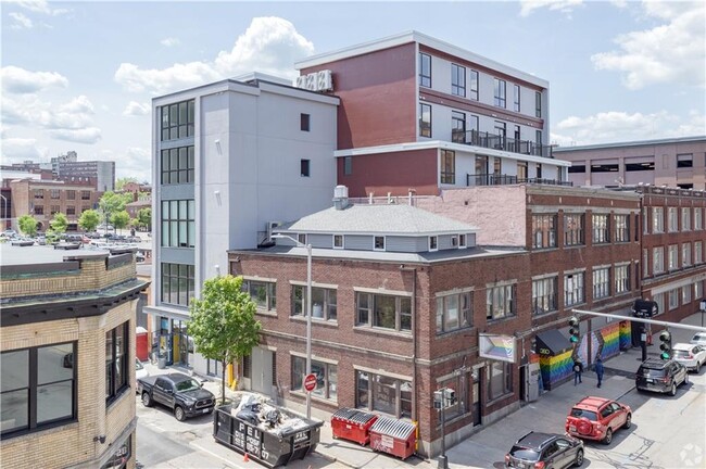 property at 71 Richmond St