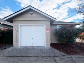 573 Hanover St in Eugene, OR - Building Photo