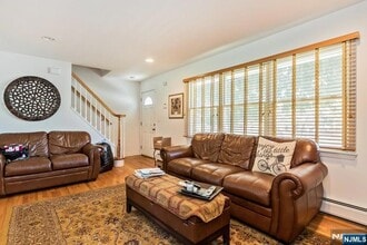 326 Ramapo Valley Rd in Oakland, NJ - Building Photo - Building Photo